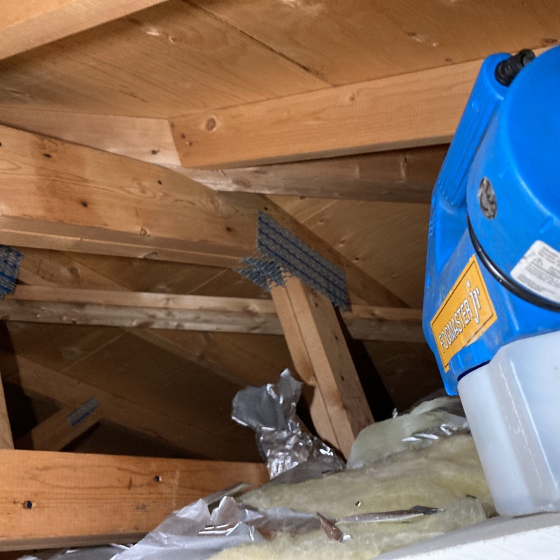 噴霧器で薬剤を散布