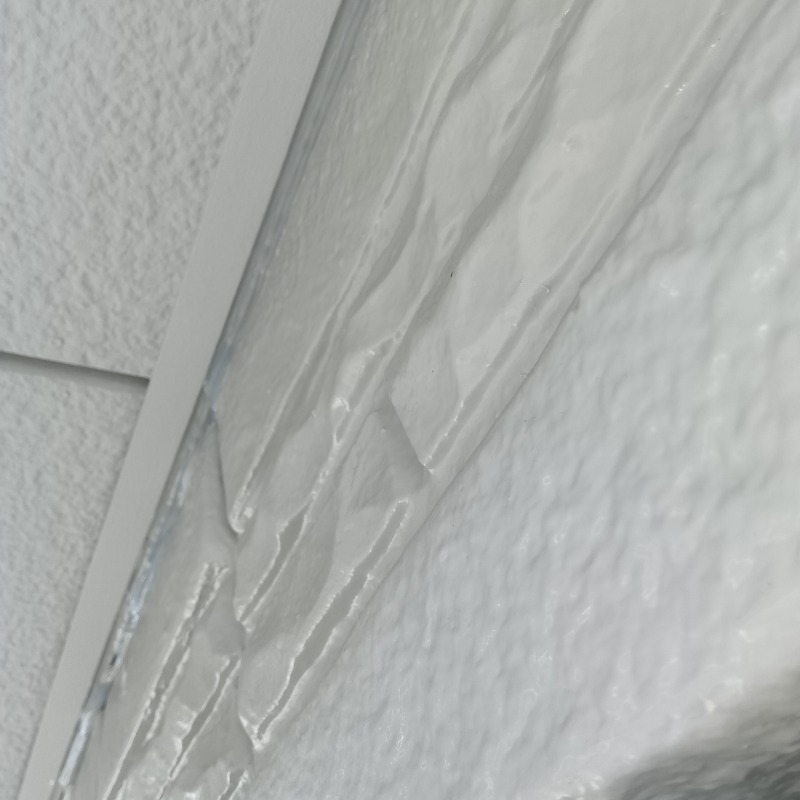 外壁と天井の間のすき間を封鎖