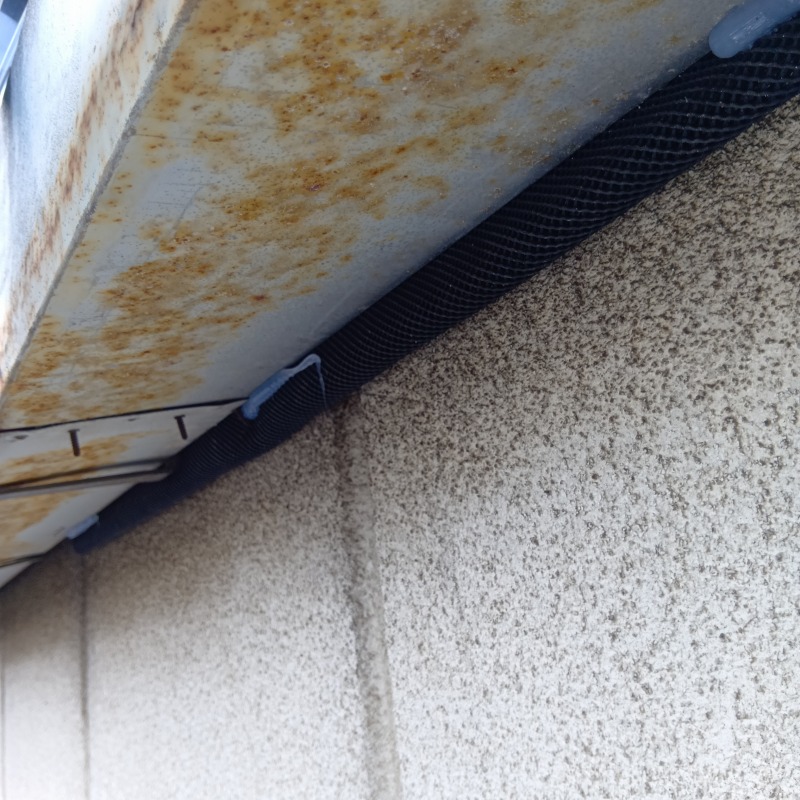 軒下のすき間を封鎖