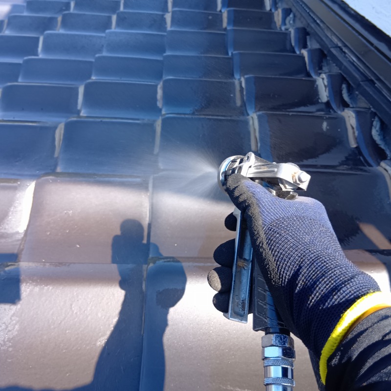 屋根を清掃・除菌