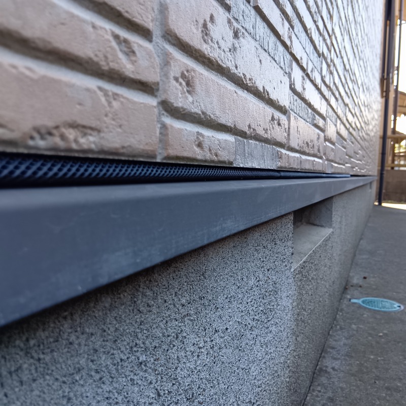 外壁下のすき間を封鎖