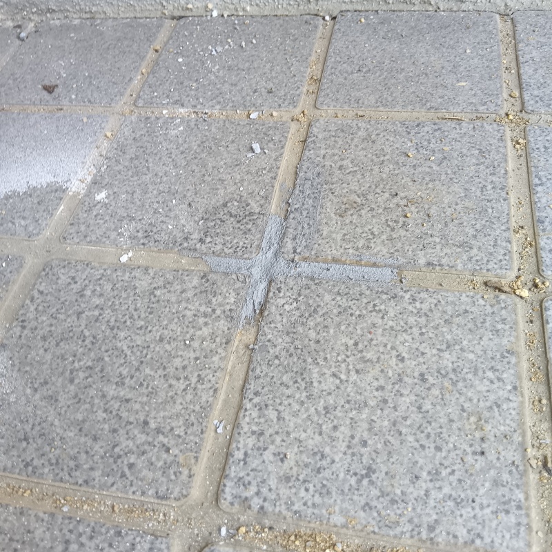 穴を開けた箇所を修復した様子