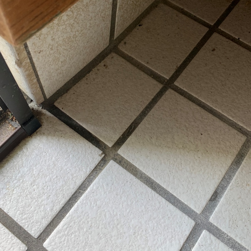 穴を開けた箇所を修復した様子