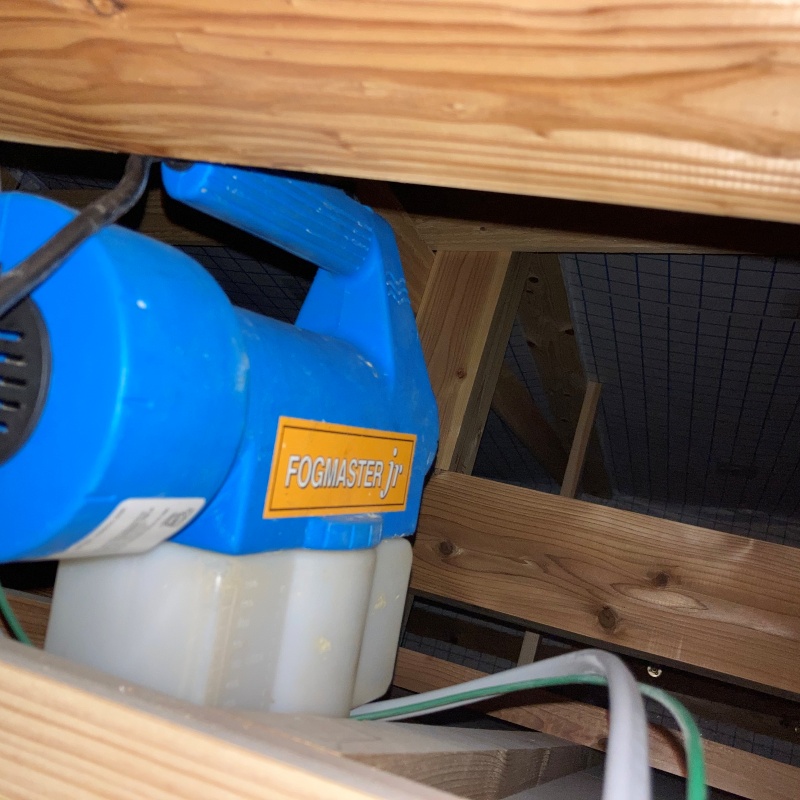 噴霧器で薬剤を散布