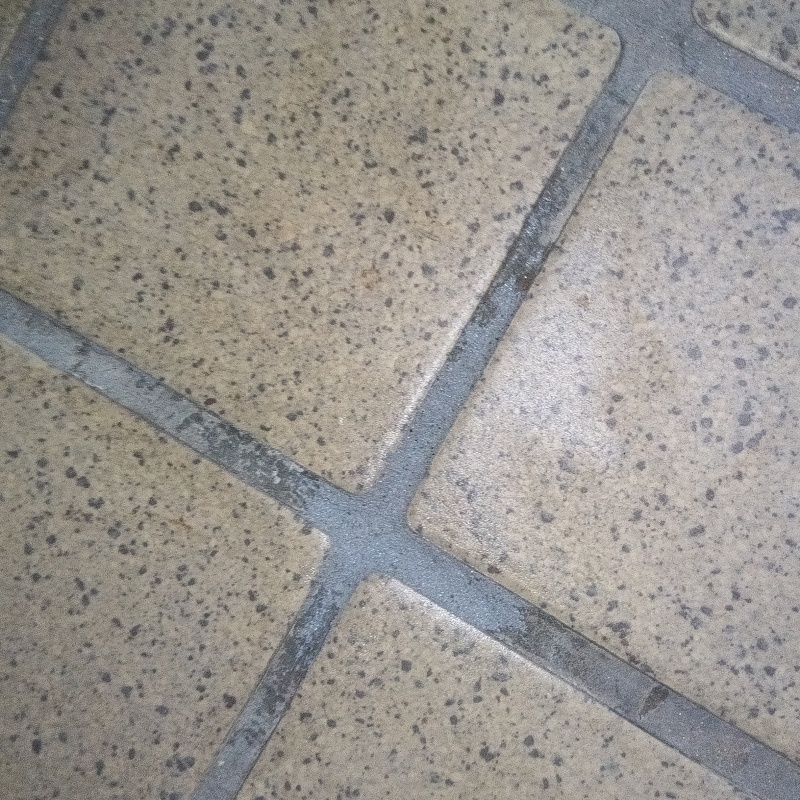 穴を開けた箇所を修復した様子