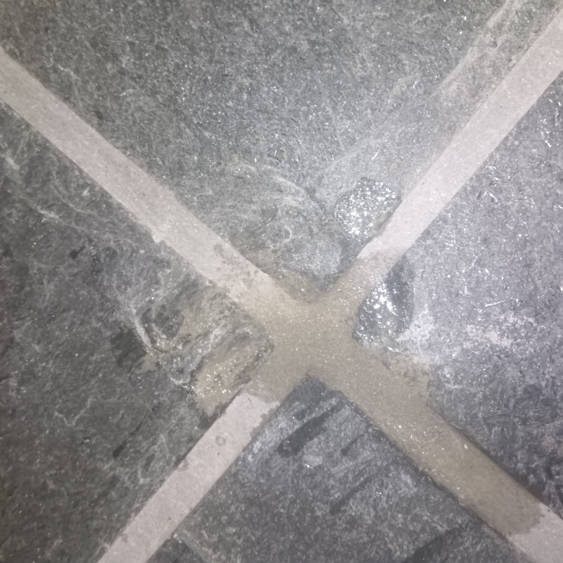 穴を開けた箇所を修復した様子