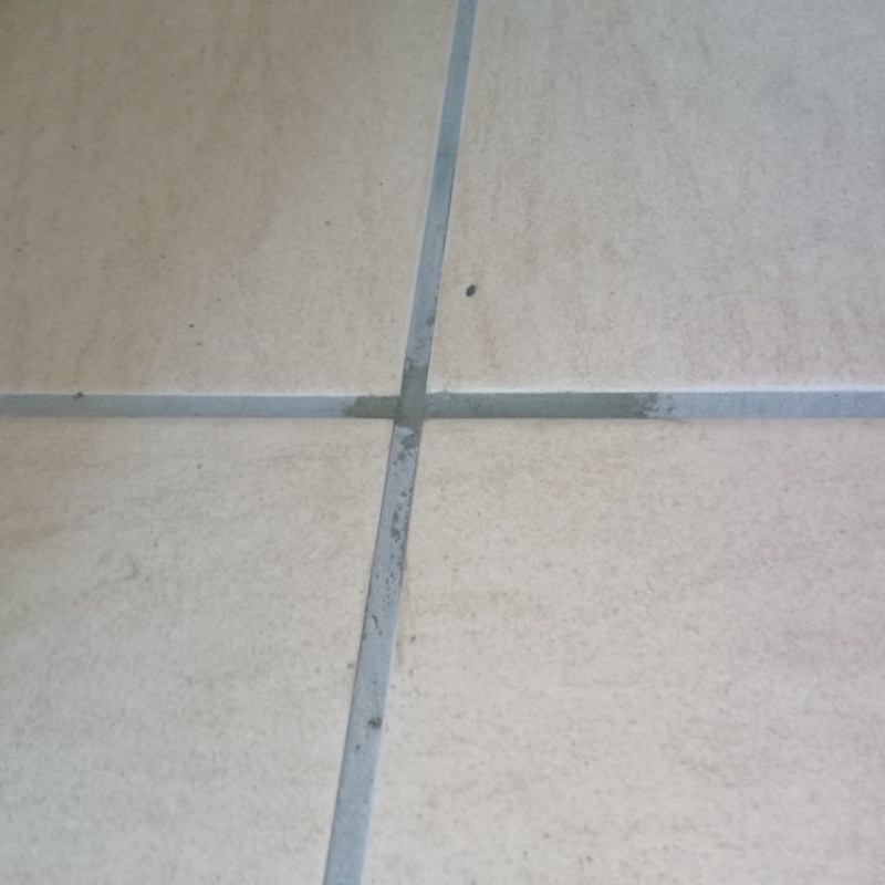 穴を開けた箇所を修復した様子