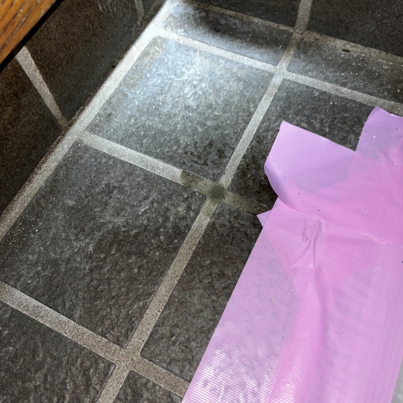 穴を開けた箇所を修復した様子