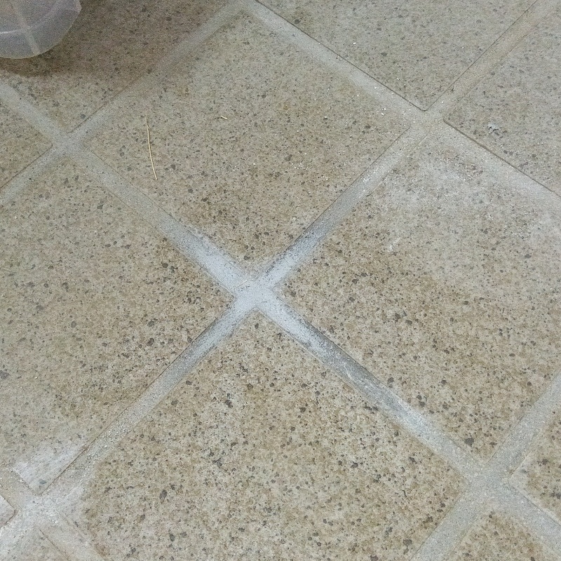 穴を開けた箇所を修復した様子