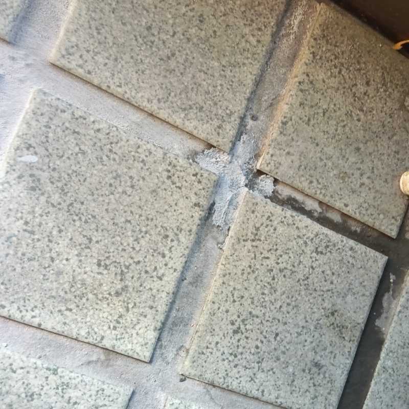 穴を開けた箇所を修復した様子