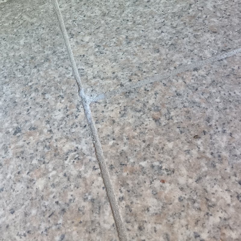 穴を開けた箇所を修復した様子