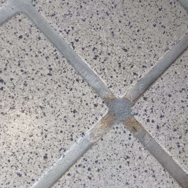 穴を開けた箇所を修復した様子