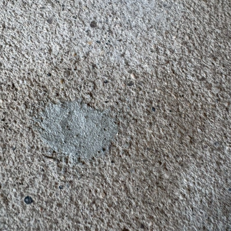 穴を開けた箇所を修復した様子