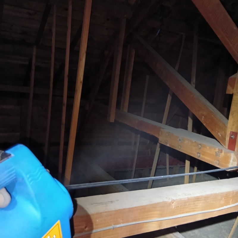 噴霧器で除菌剤・消臭剤を散布