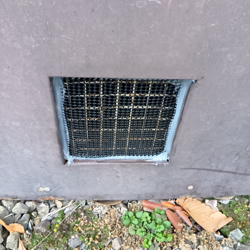 コーティング剤で金網を固定