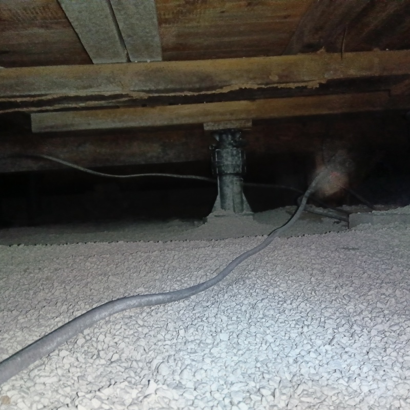 床に調湿剤を敷いた様子