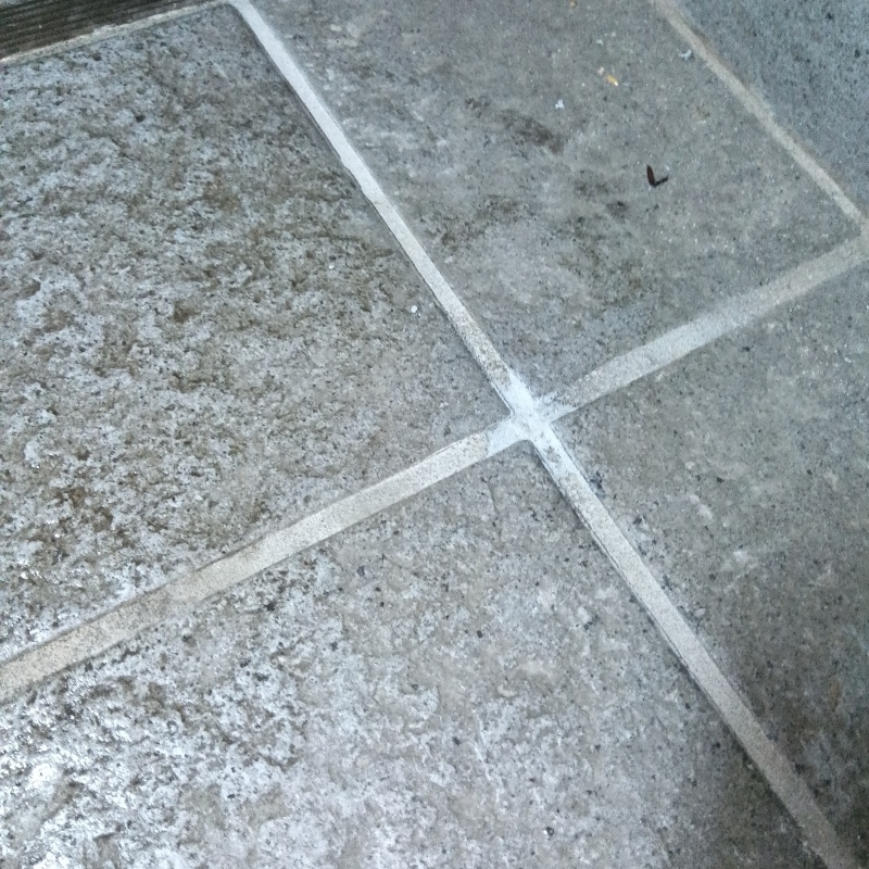 穴を開けた箇所を修復した様子