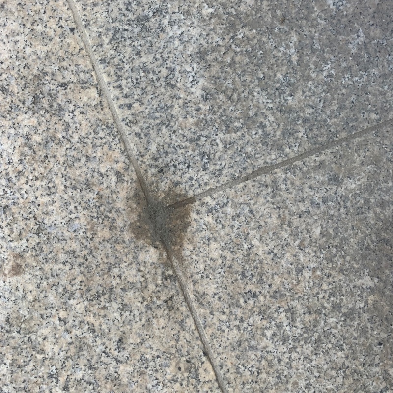 穴を開けた箇所を修復した様子