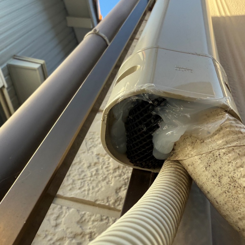 侵入経路を封鎖している様子