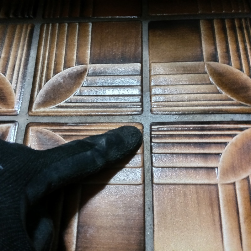 穴を開けた箇所を修復した様子