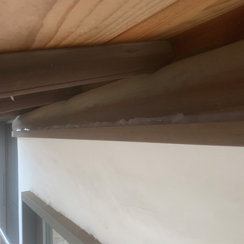 屋根のすき間を封鎖