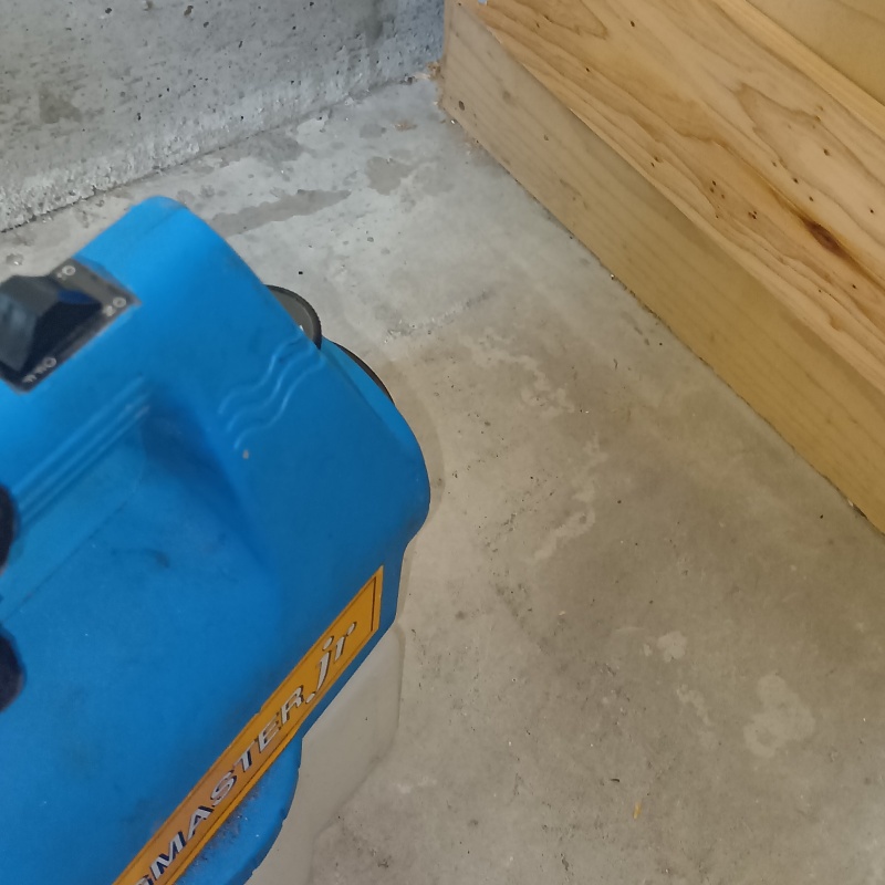 噴霧器で薬剤を散布