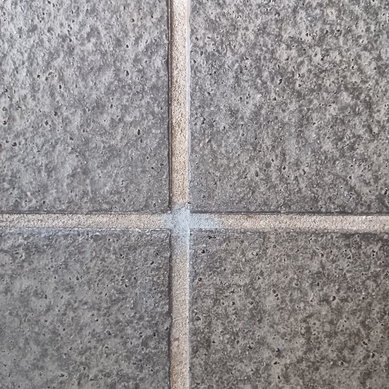 穴を開けた箇所を修復した様子