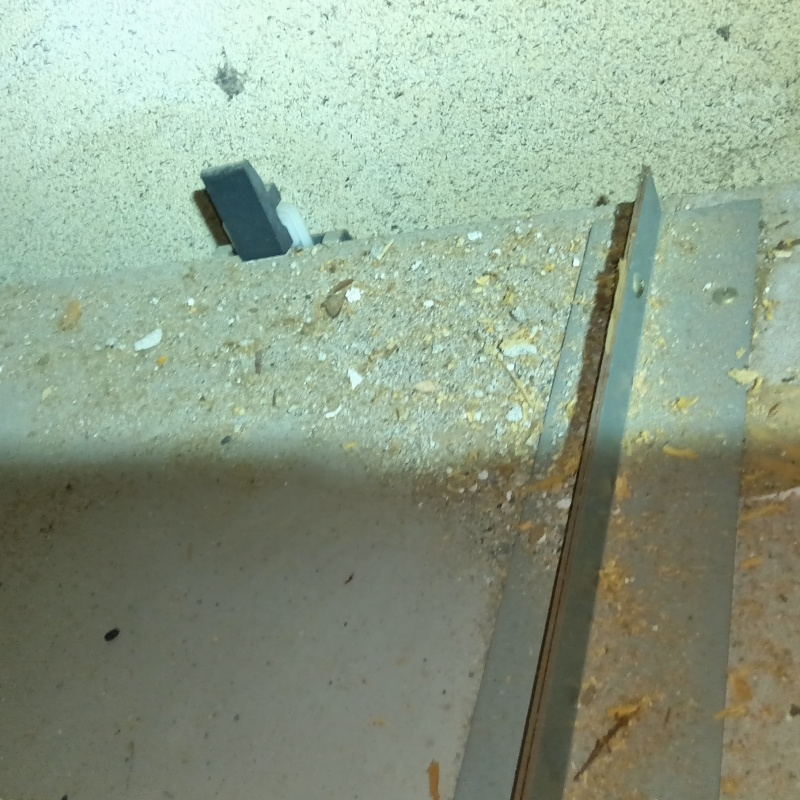 掃除機で汚れを清掃