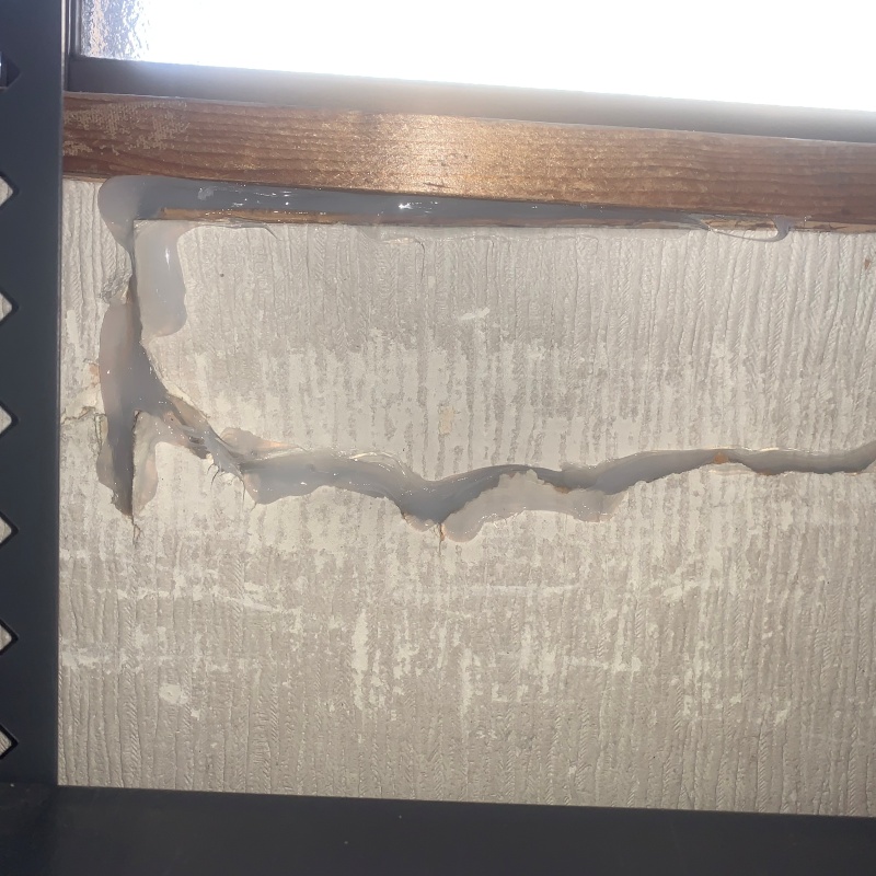 壁の亀裂を封鎖