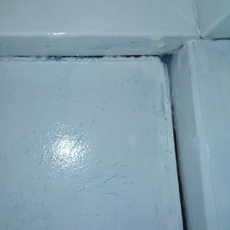 壁のすき間を封鎖