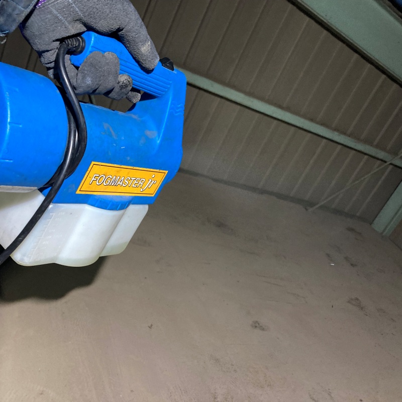 噴霧器で除菌・消臭剤を散布