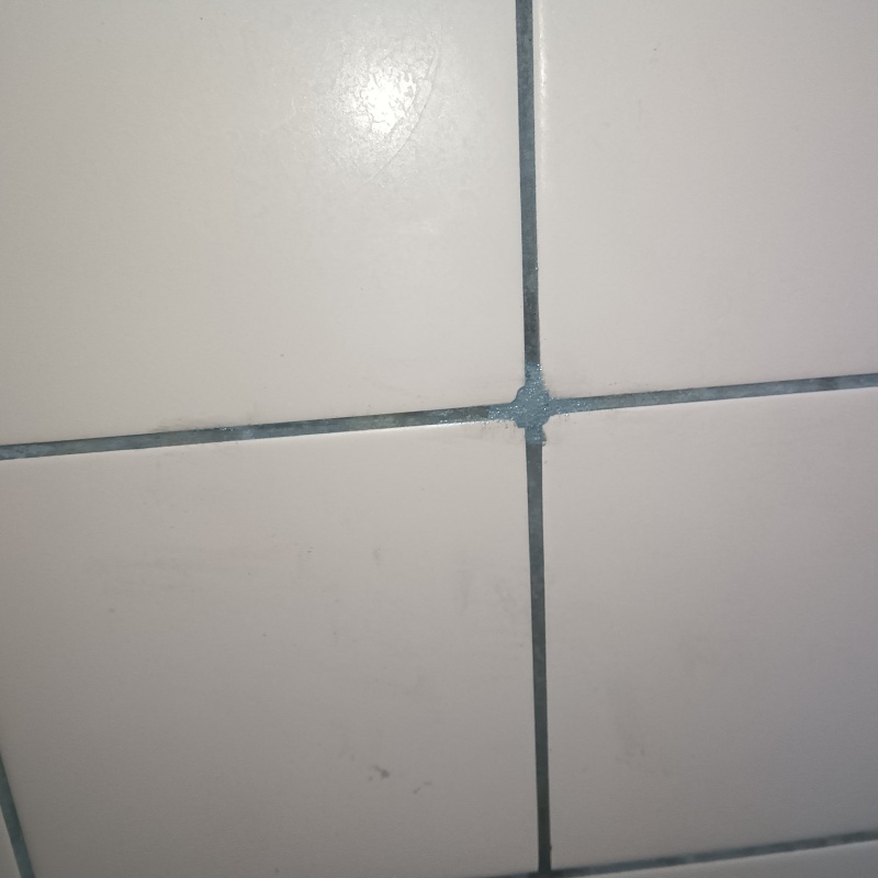 穴を開けた箇所を修復した様子