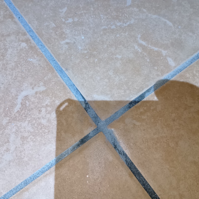 穴を開けた箇所を修復した様子