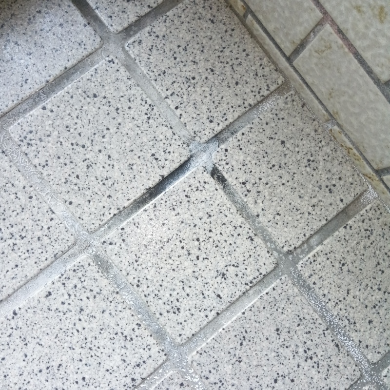 穴を自然に補修