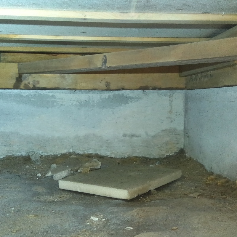 施工前の床下の様子