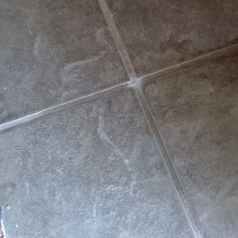 開けた穴を補修した様子