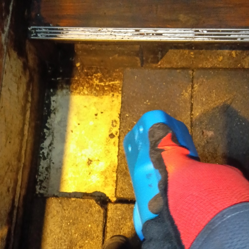 噴霧器で除菌剤を散布