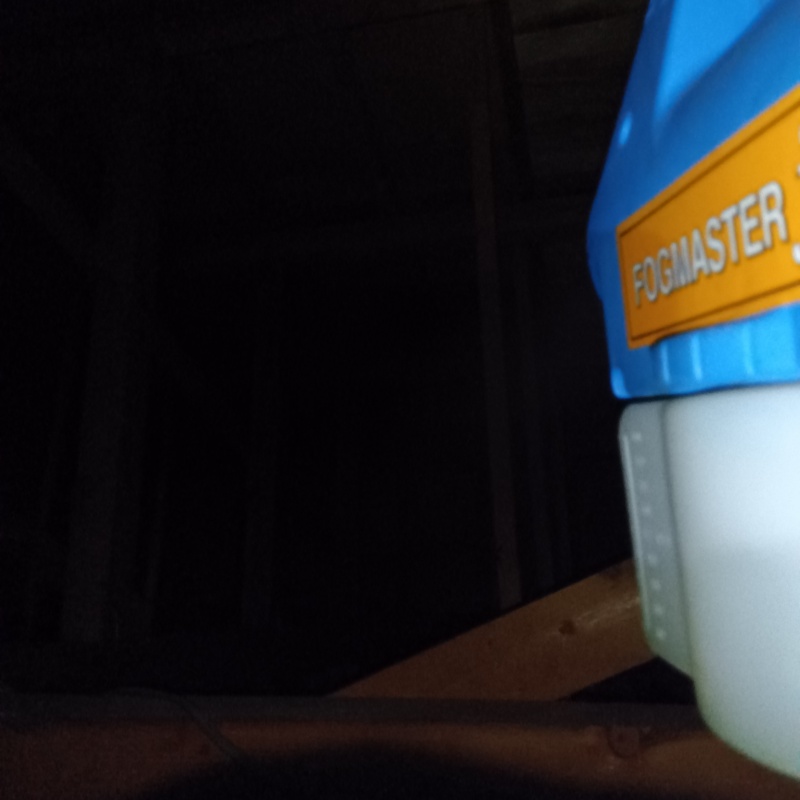 噴霧器で除菌剤を散布