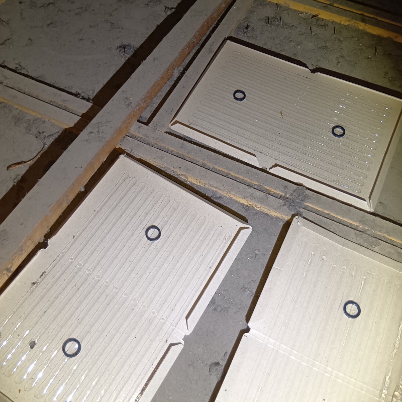 粘着シートを設置