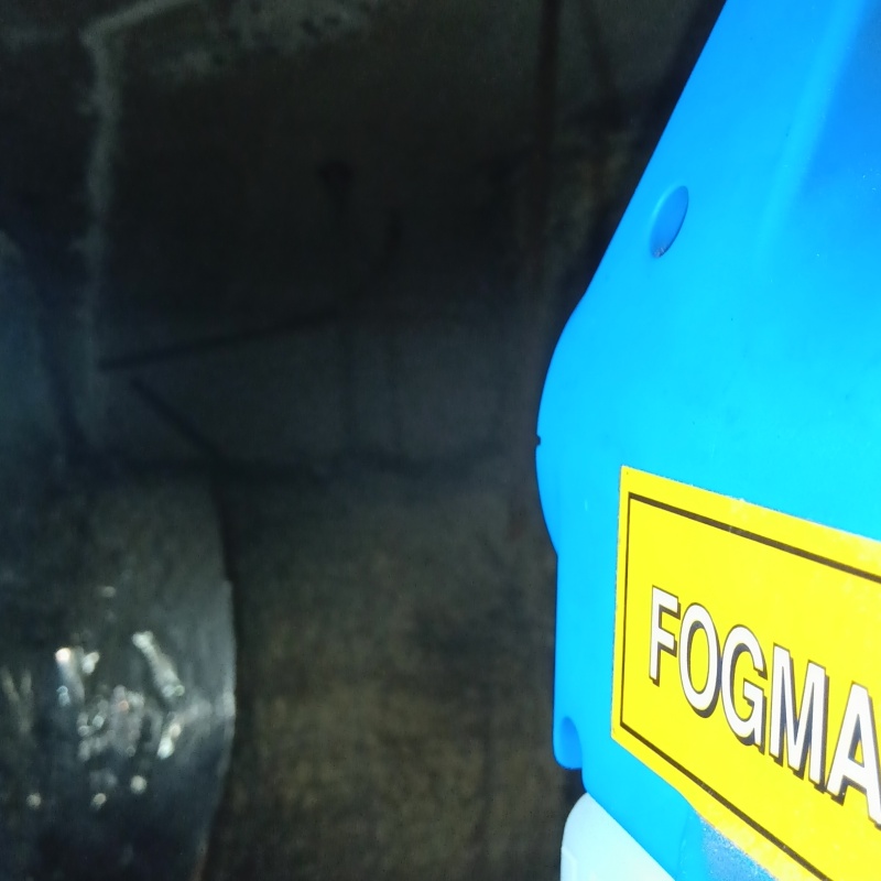 噴霧器で除菌・消臭剤を散布