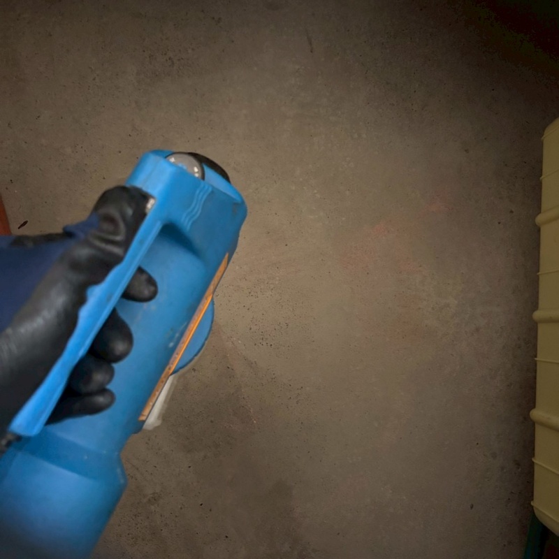 噴霧器で除菌剤を散布