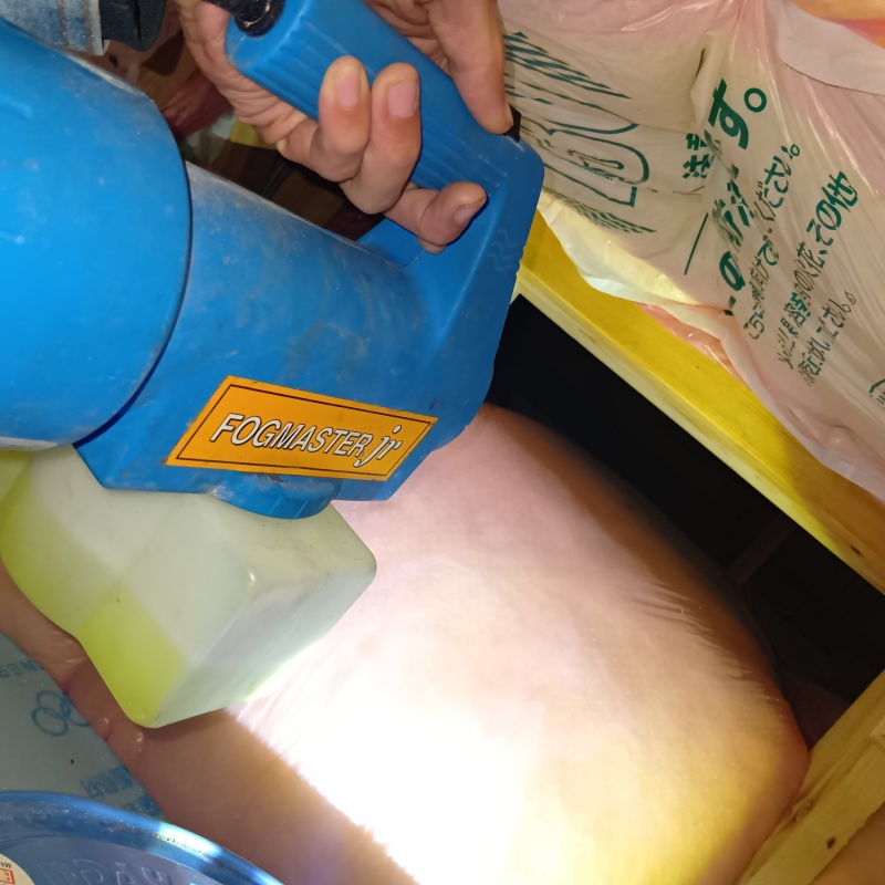 噴霧器で除菌剤を散布