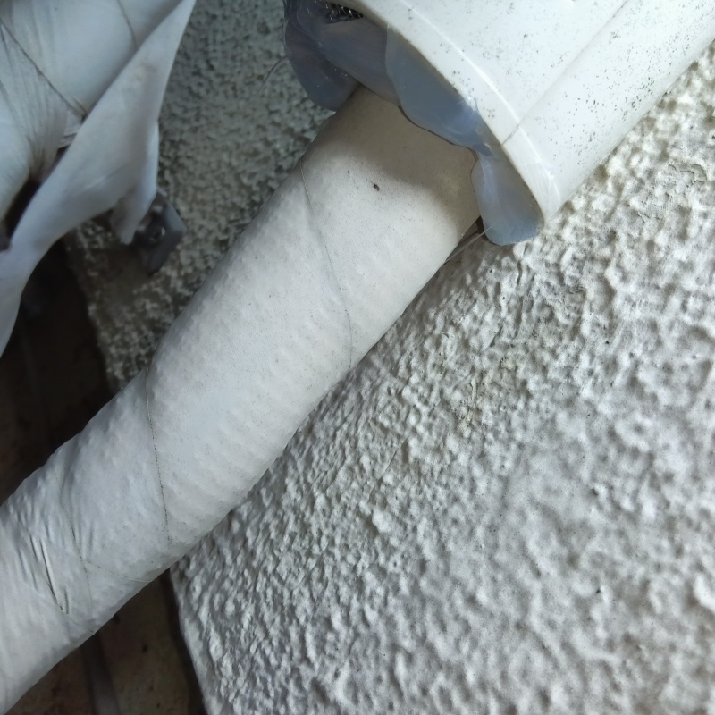 配管の導入部のすき間を封鎖