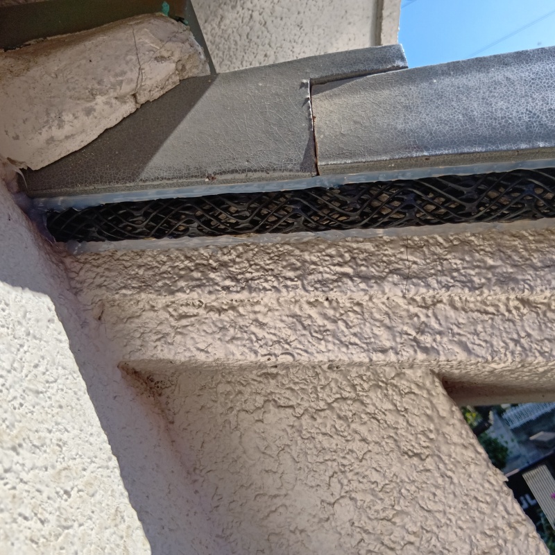 外壁のすき間を封鎖