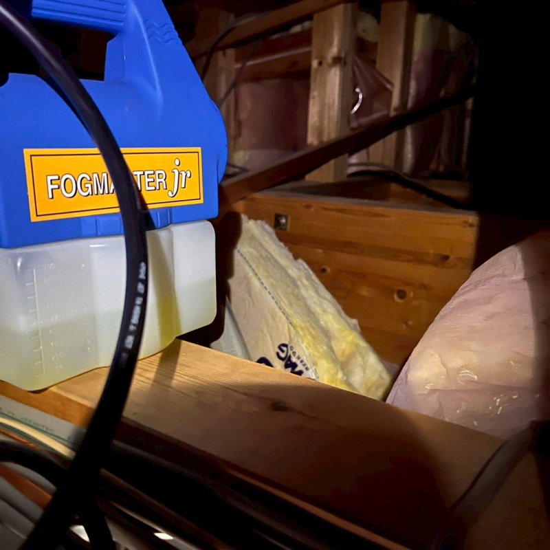 噴霧器で除菌剤を散布