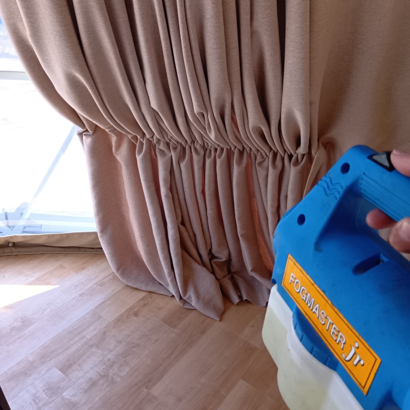 噴霧器で除菌剤を散布