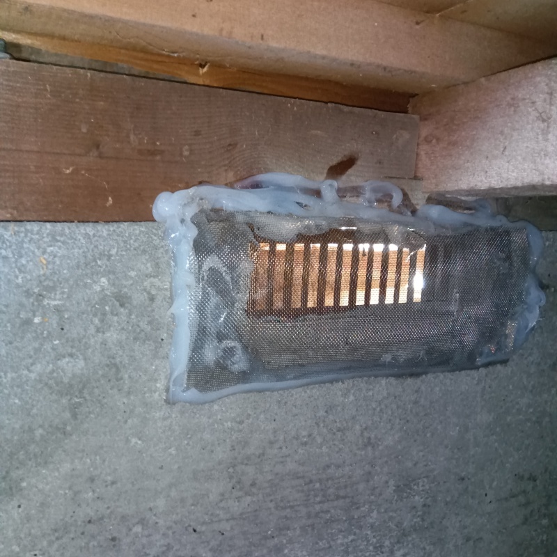 基礎部分のすき間を封鎖