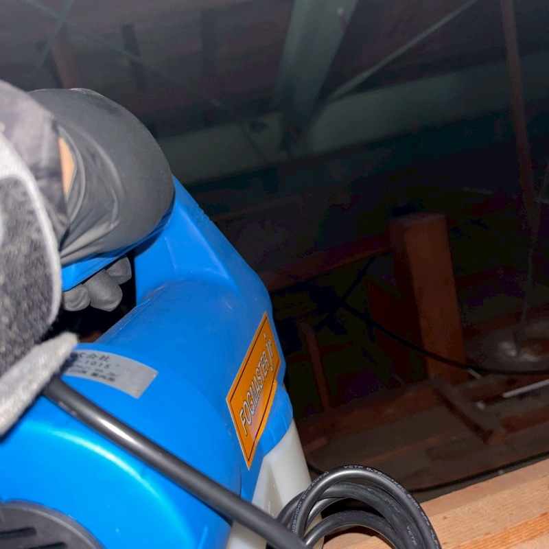 噴霧器で除菌剤を散布