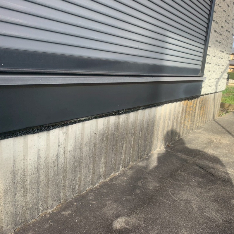 基礎部分のすき間を封鎖