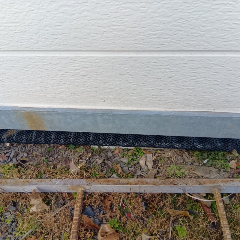 基礎の下のすき間を封鎖